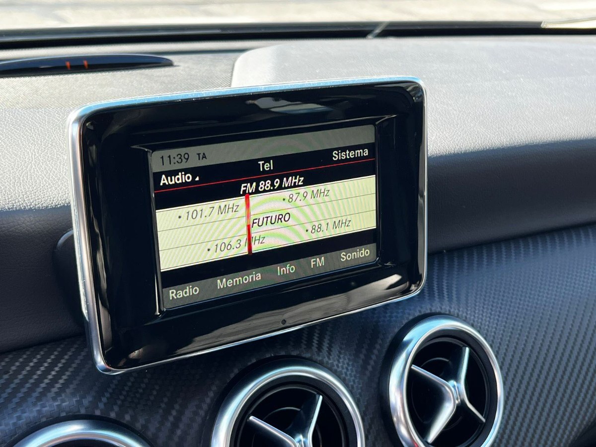 Mercedes-Benz A200 Blueefficiency 1.6 Mt año 2014