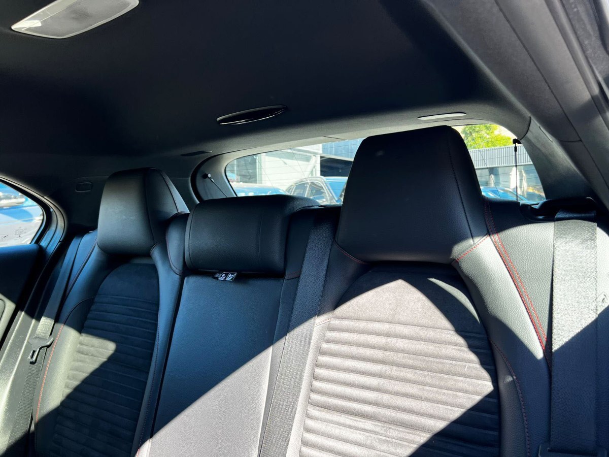 Mercedes-Benz A200 Blueefficiency 1.6 Mt año 2014