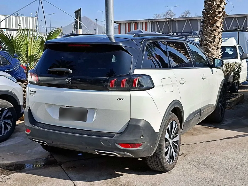 Peugeot 5008 1.6 Allure At año 2024