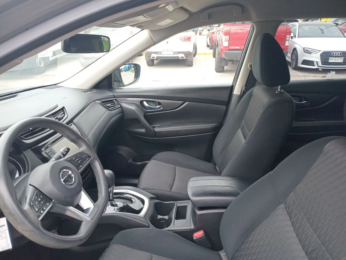 Nissan X-Trail 2.5 Sense Mc 4x2 Cvt At 5p año 2022