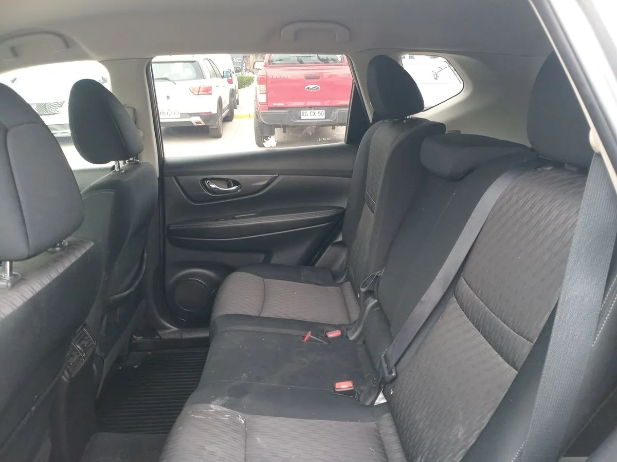 Nissan X-Trail 2.5 Sense Mc 4x2 Cvt At 5p año 2022