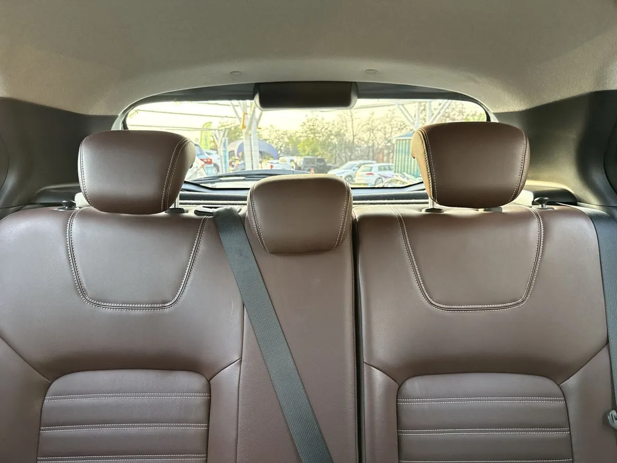 Nissan Kicks 1.6 Exclusive Rock Edition 4x2 Cvt At 5p año 2024