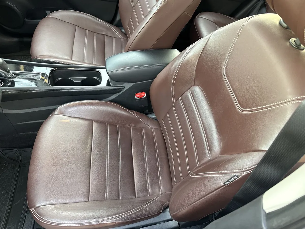 Nissan Kicks 1.6 Exclusive Rock Edition 4x2 Cvt At 5p año 2024