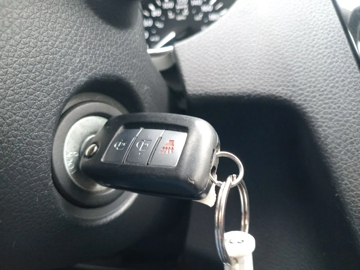 Nissan X-Trail 2.5 Sense Mc 4x2 Cvt At 5p año 2022