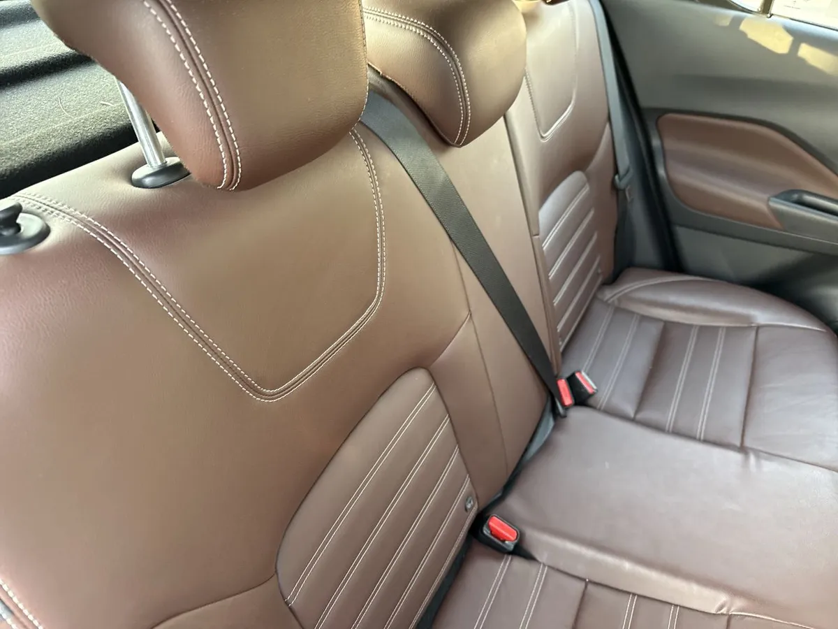 Nissan Kicks 1.6 Exclusive Rock Edition 4x2 Cvt At 5p año 2024