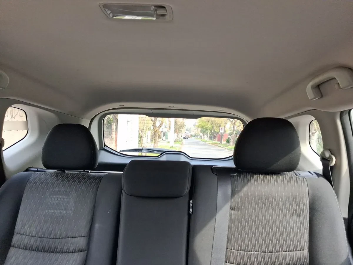 Nissan X-Trail 2.5 Sense 4x2 2row Cvt At 5p año 2019