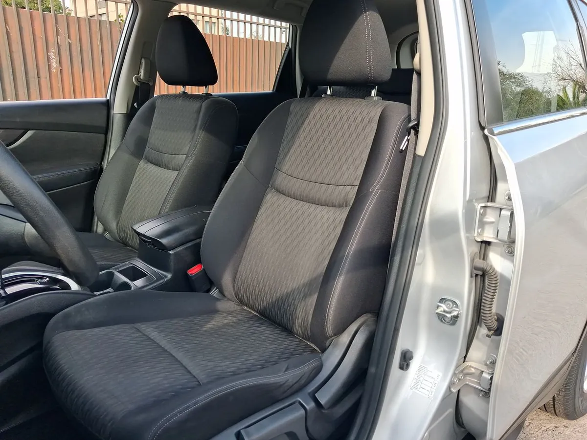 Nissan X-Trail 2.5 Sense 4x2 2row Cvt At 5p año 2019