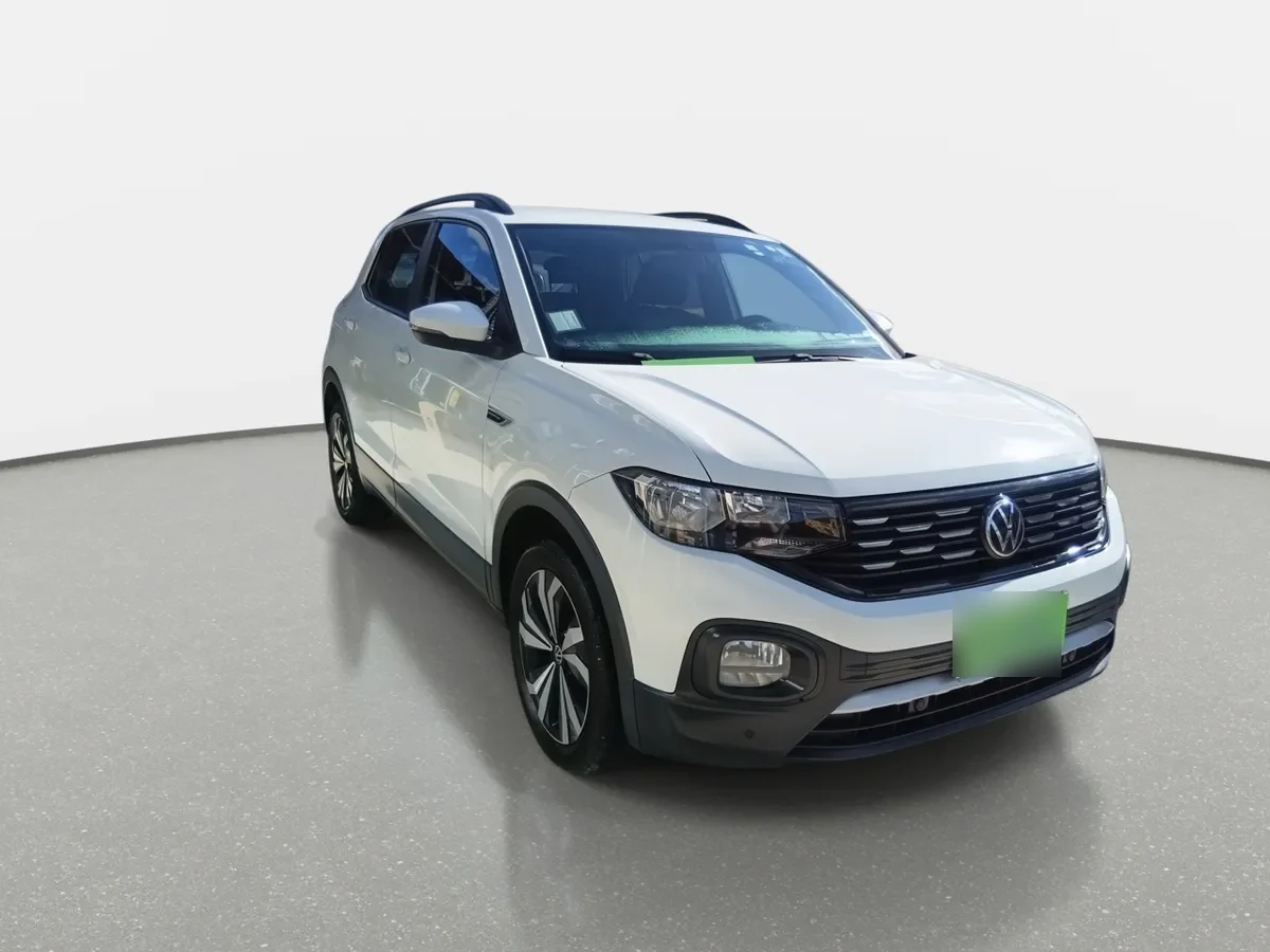 Volkswagen T-Cross 1.0 Tsi Comfortline 4x2 Mt5 5p año 2023