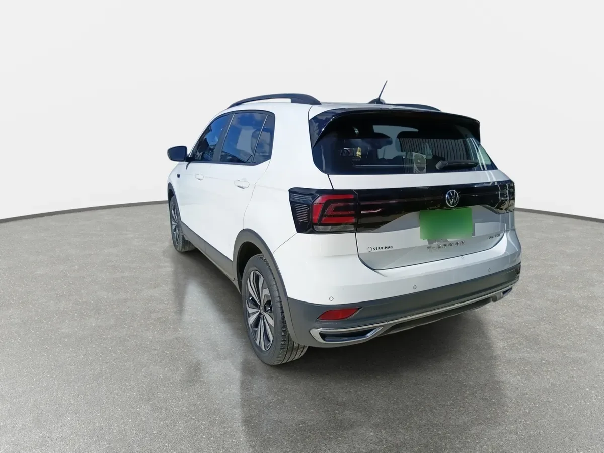 Volkswagen T-Cross 1.0 Tsi Comfortline 4x2 Mt5 5p año 2023