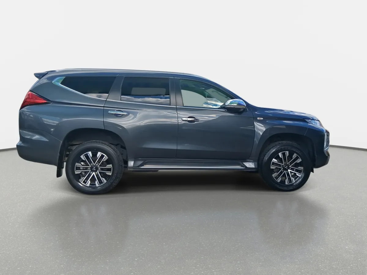 Mitsubishi Montero Sport 3.0 4x2 At 5p año 2024