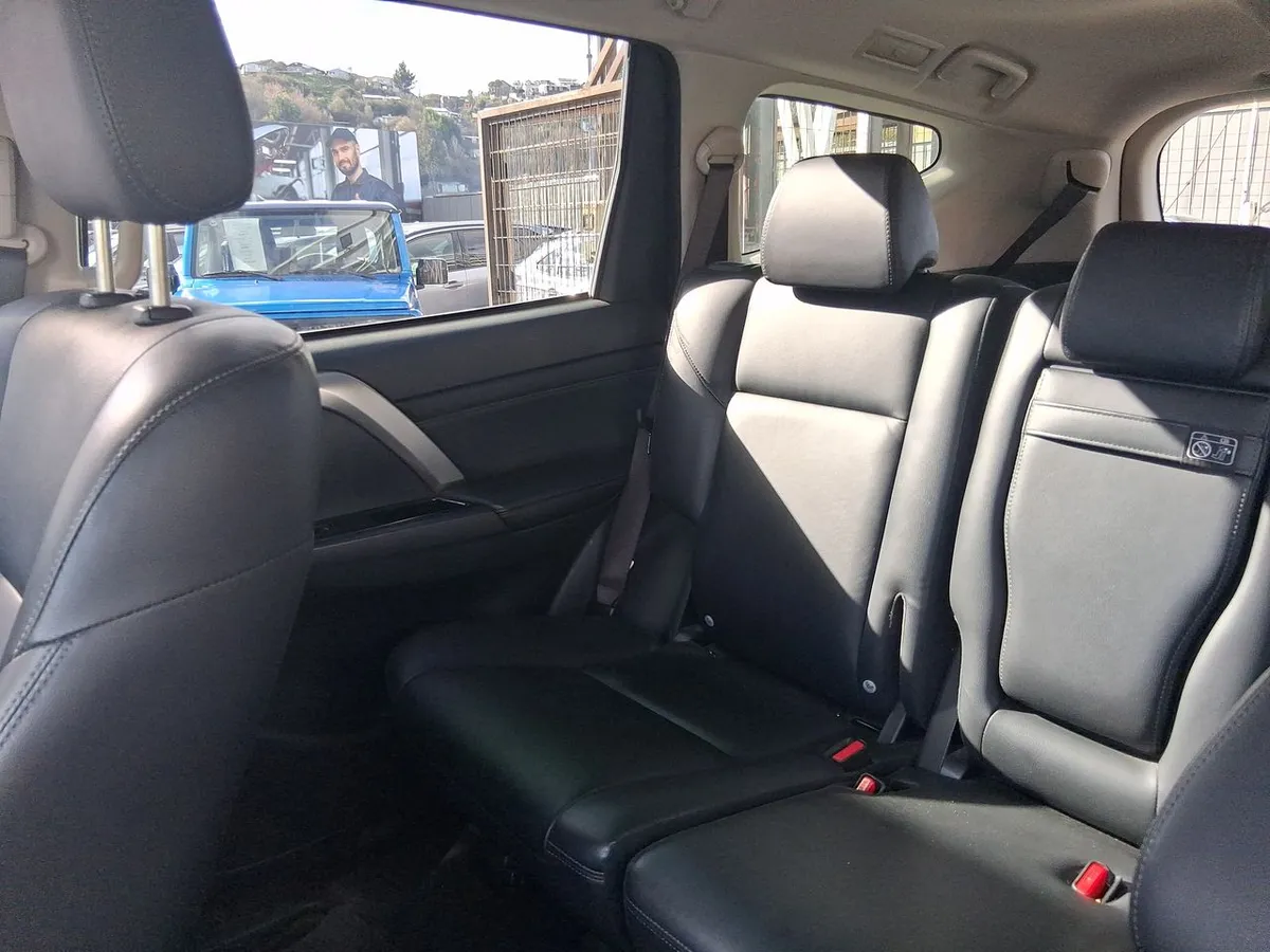 Mitsubishi Montero Sport 3.0 4x2 At 5p año 2024