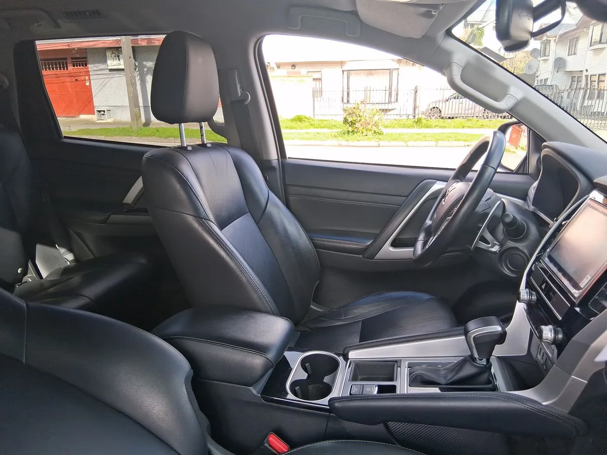 Mitsubishi Montero Sport 3.0 4x2 At 5p año 2024