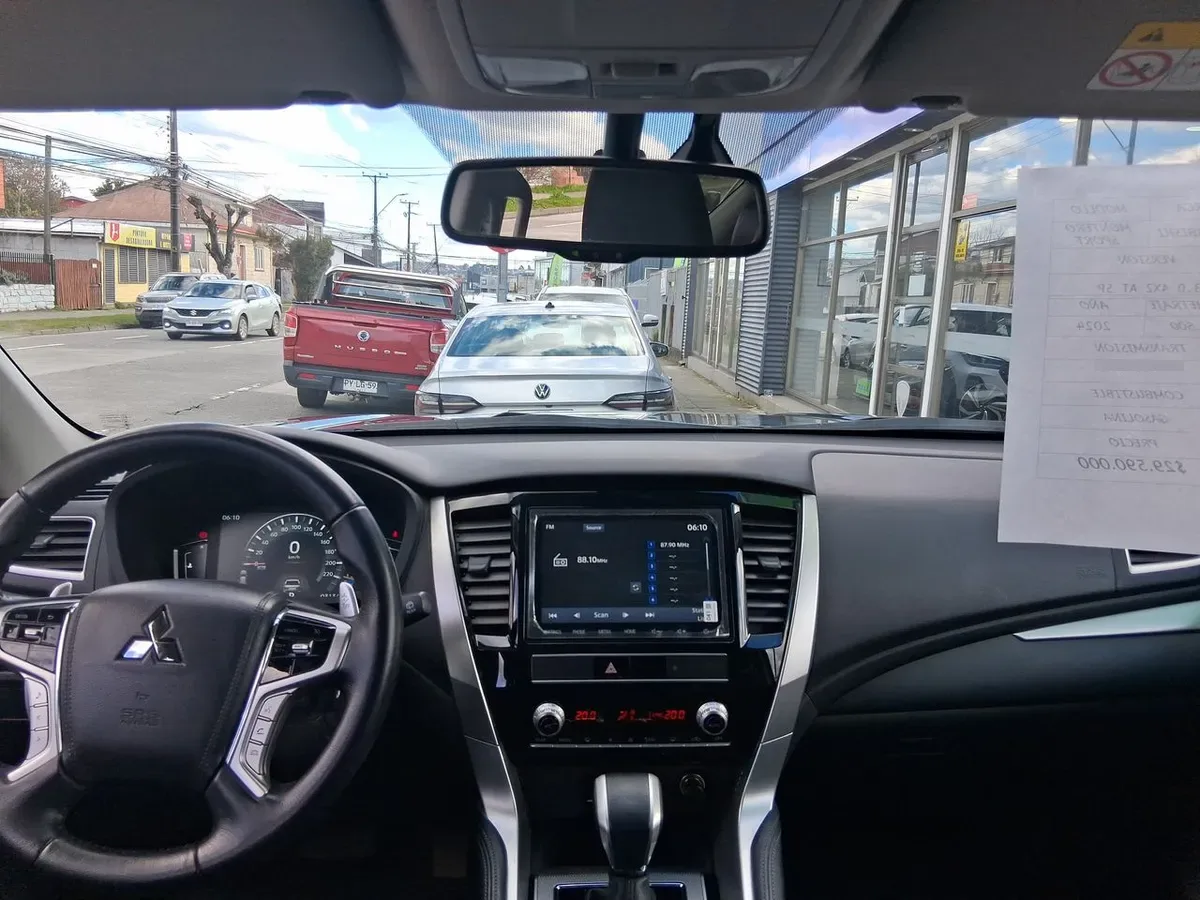 Mitsubishi Montero Sport 3.0 4x2 At 5p año 2024