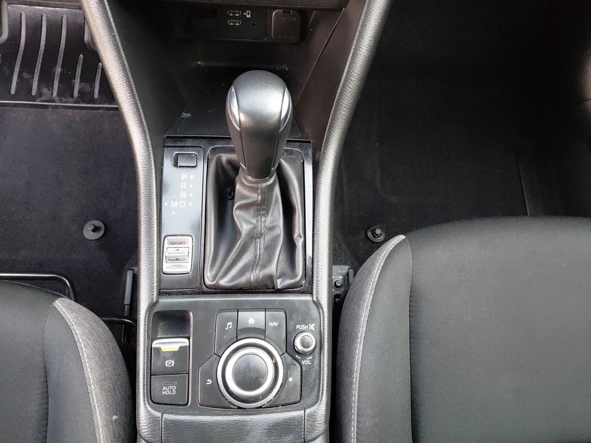 Mazda Cx-3 2.0 Core 4x2 6at 5p año 2024