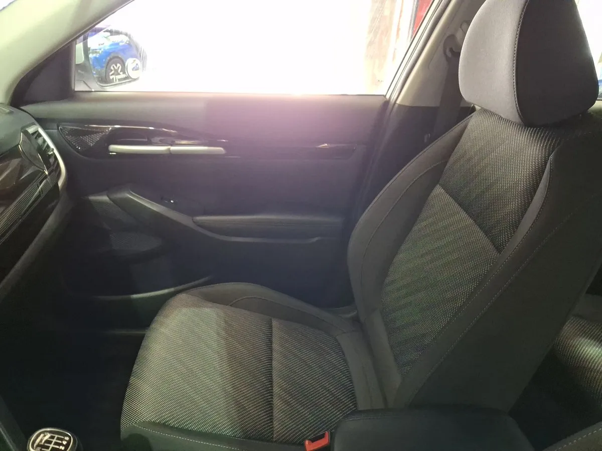 Kia Seltos 1.5 Ex 4x2 6mt 5p año 2024