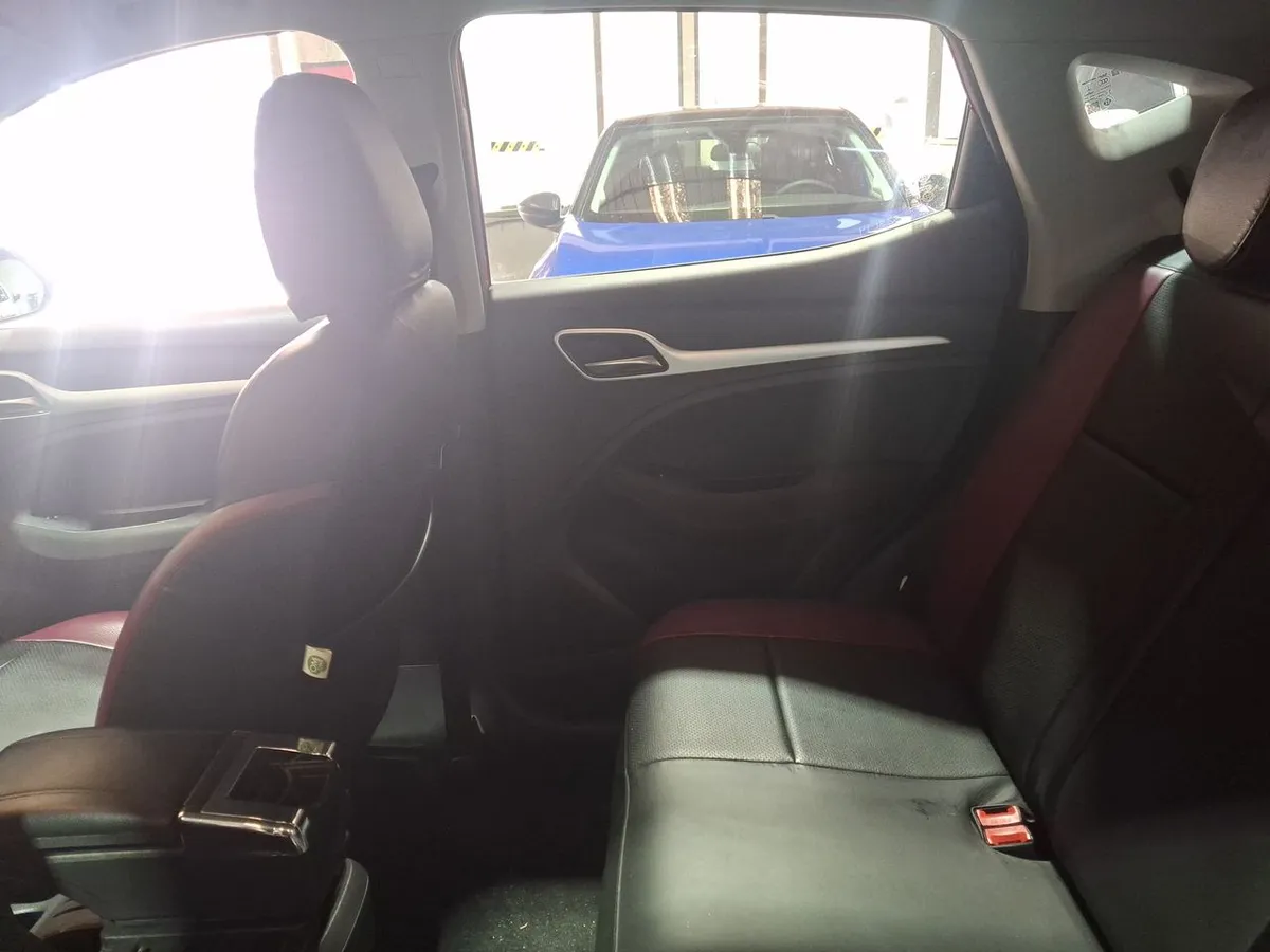 MG Mg Zs 1.5 Std 4x2 Mt 5p año 2023