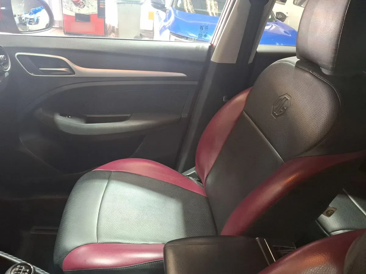MG Mg Zs 1.5 Std 4x2 Mt 5p año 2023