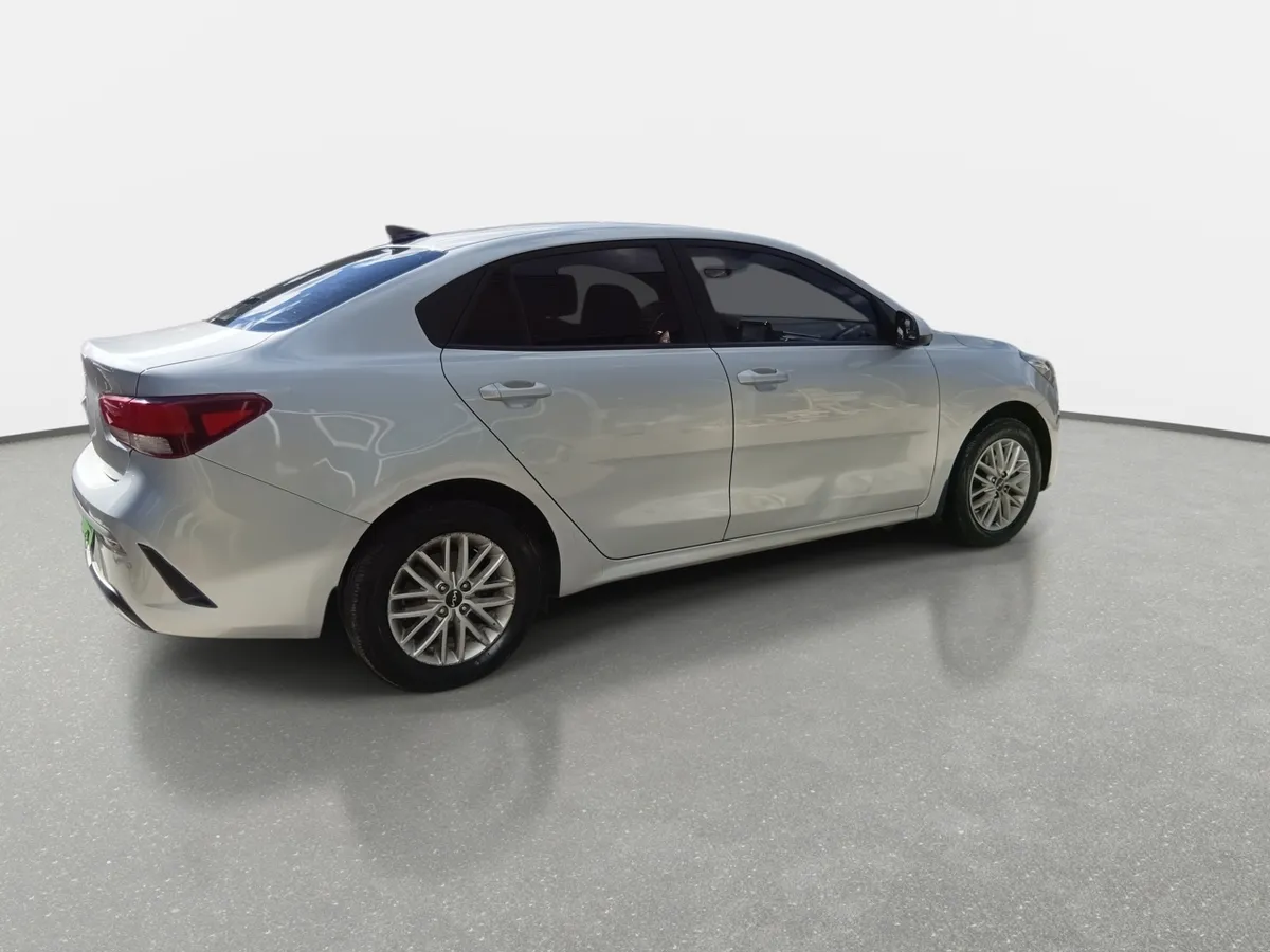 Kia Rio4 1.4 Lx 4x2 Ac Dab 6mt 4p año 2023