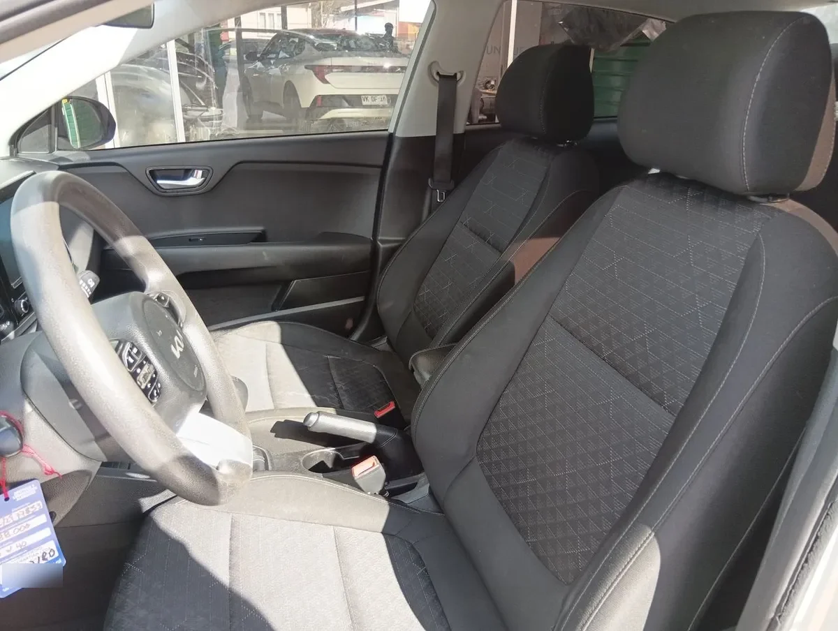 Kia Rio4 1.4 Lx 4x2 Ac Dab 6mt 4p año 2023