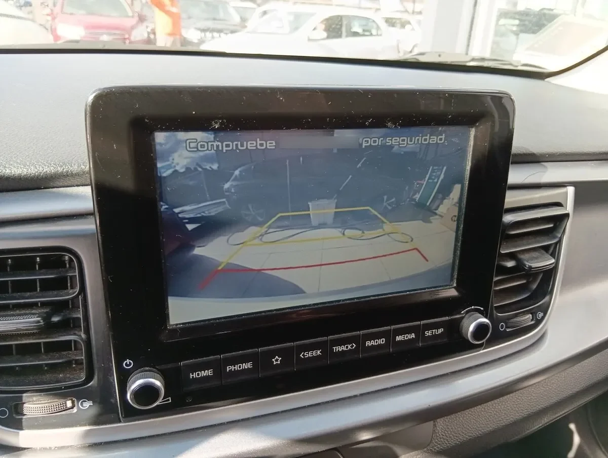Kia Rio4 1.4 Lx 4x2 Ac Dab 6mt 4p año 2023