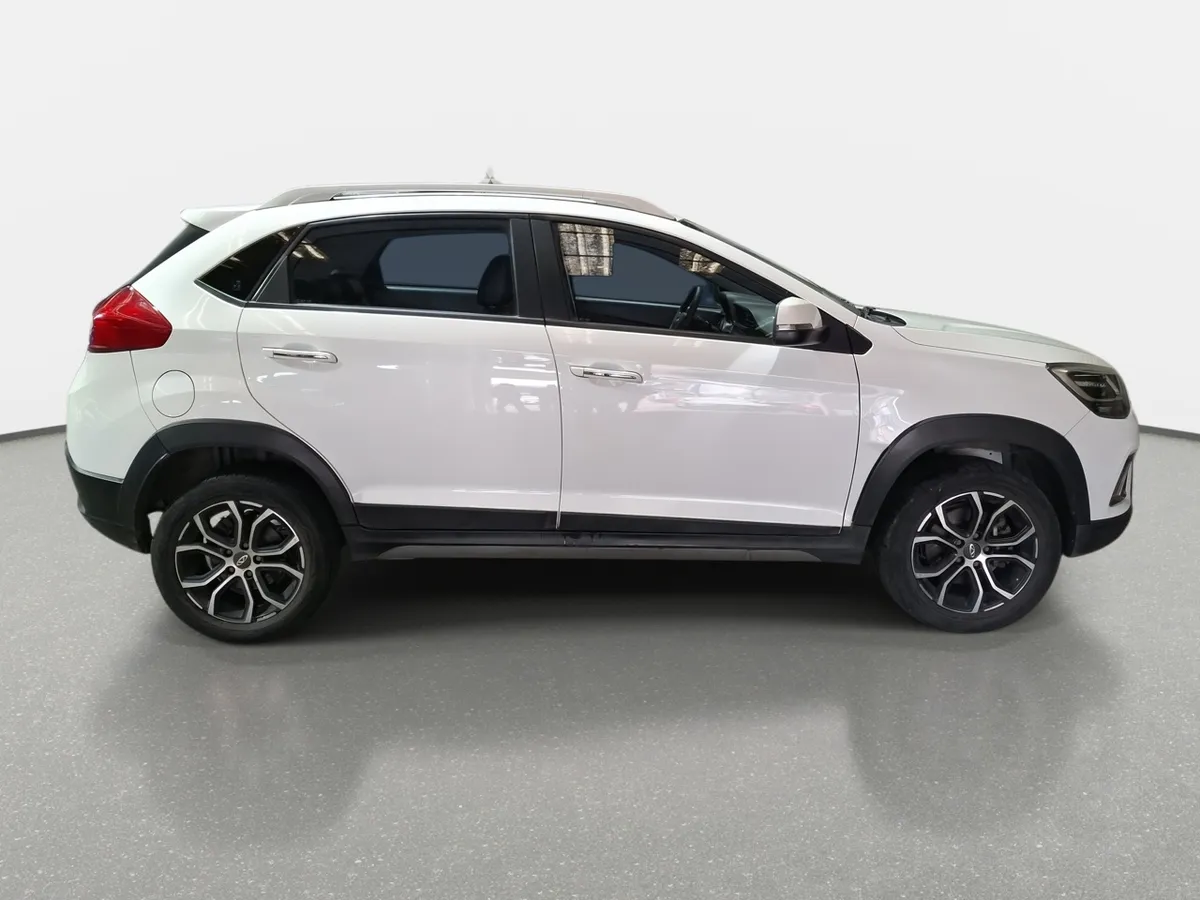 Chery Tiggo 2 1.5 Vvt Gls 4x2 Mt 5p año 2022