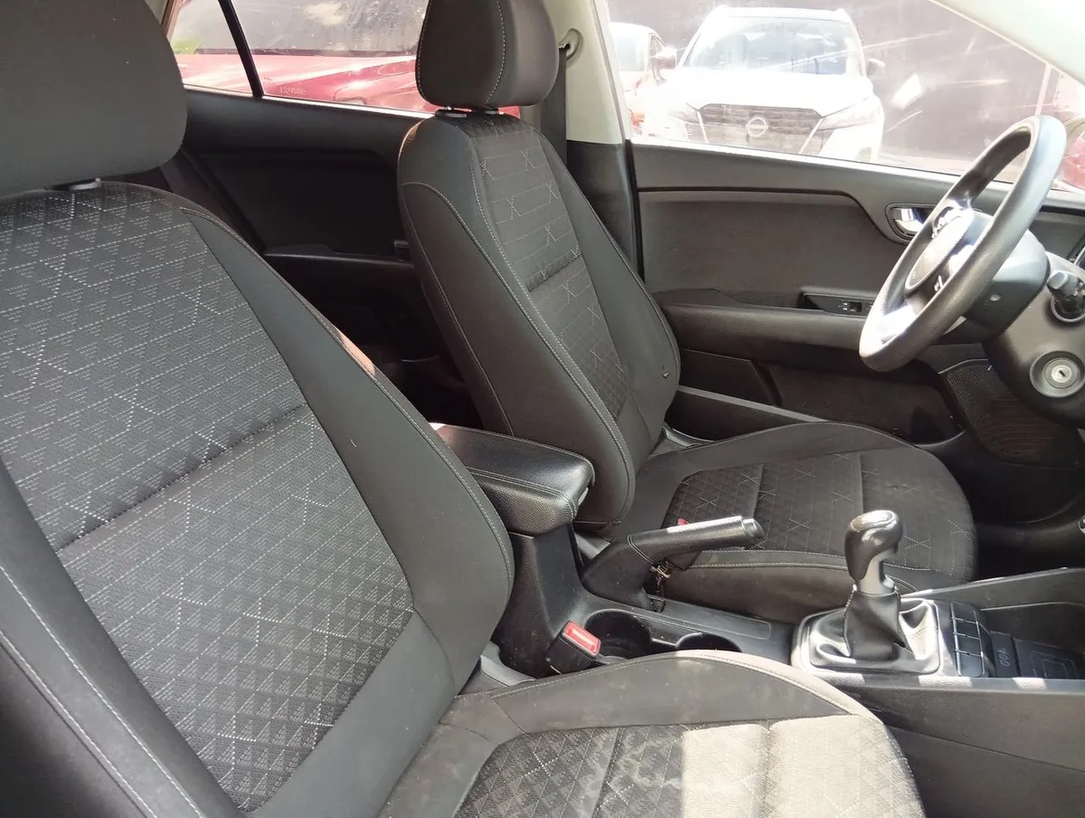 Kia Rio4 1.4 Lx 4x2 Ac Dab 6mt 4p año 2023