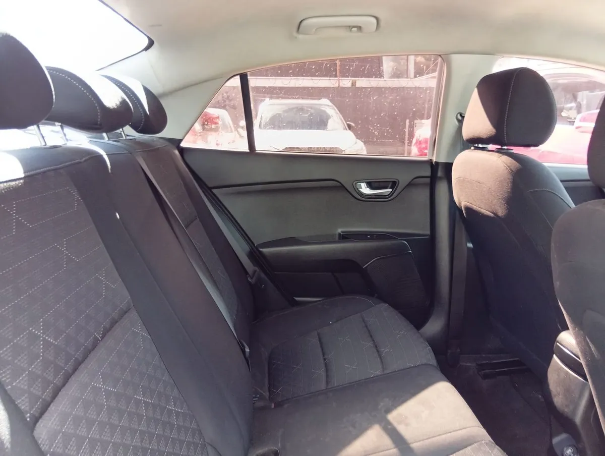 Kia Rio4 1.4 Lx 4x2 Ac Dab 6mt 4p año 2023