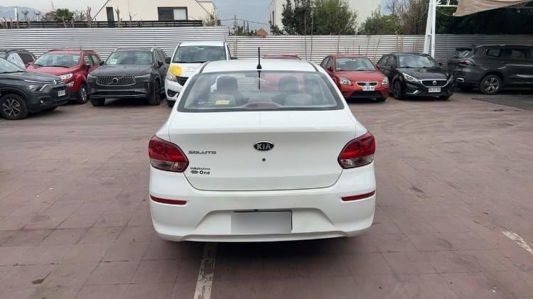 Kia Soluto 1.4 Lx 4x2 Ac Mt 4p año 2021