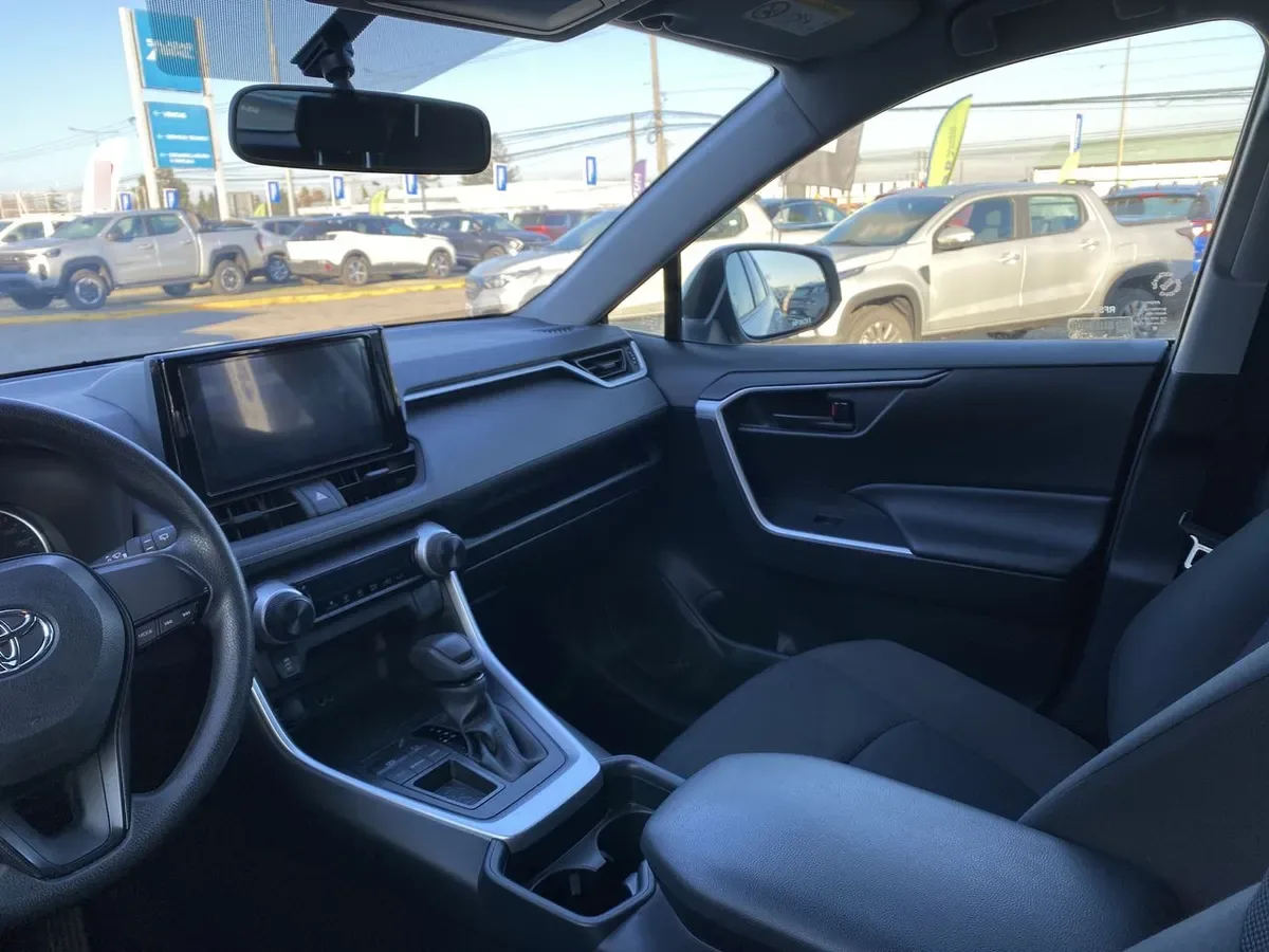 Toyota Rav 4 2.0 Le 4x2 Cvt At 5p año 2022