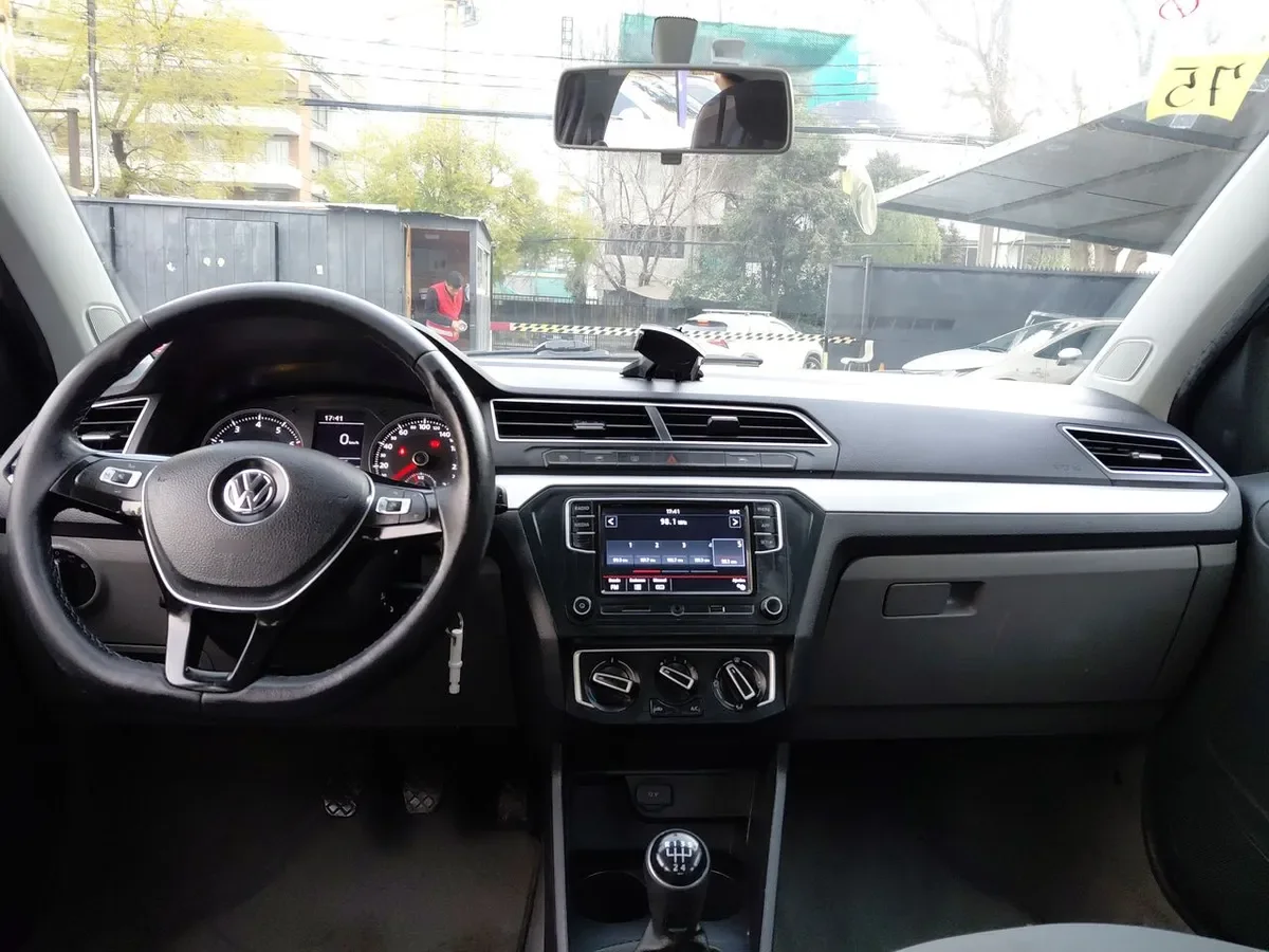 Volkswagen Voyage Nuevo 1.6 Highline Mt 4p año 2021