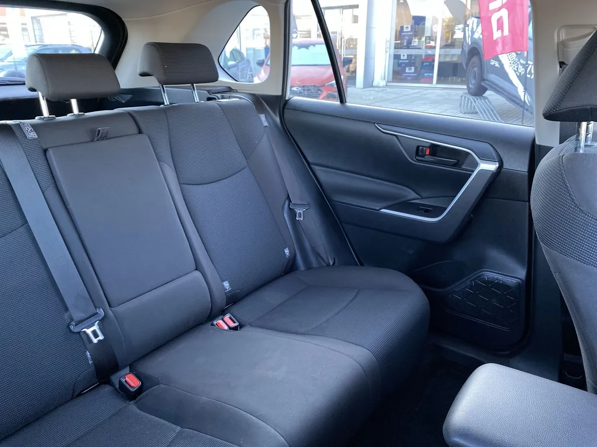 Toyota Rav 4 2.0 Le 4x2 Cvt At 5p año 2022