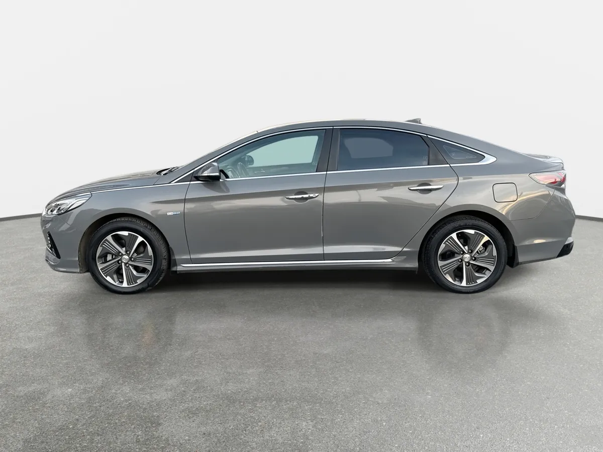 Hyundai Sonata 2.0 Hybrid Lf Hev Value 4x2 At 4p año 2021