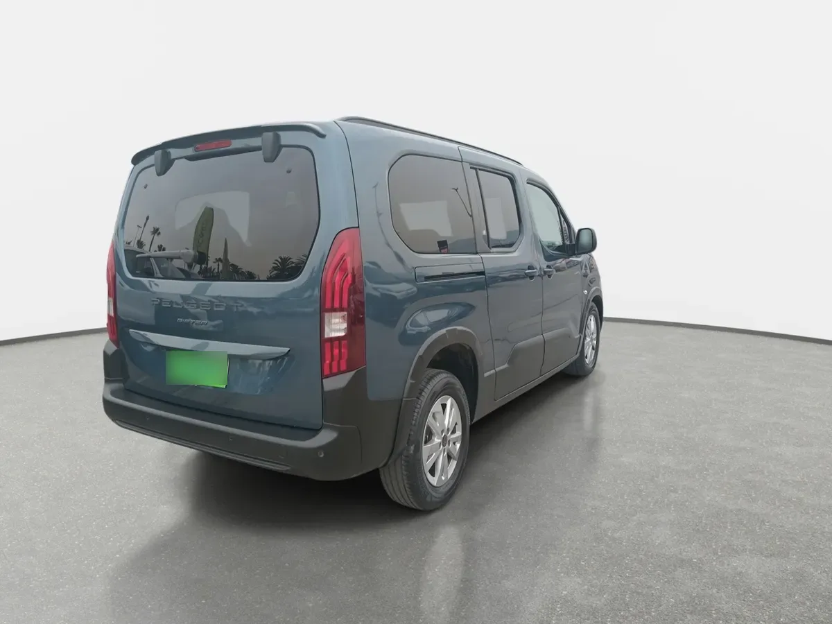 Peugeot Rifter 1.5 Allure Bluehdi Diesel 130hp 4x2 Eat8 5p año 2025