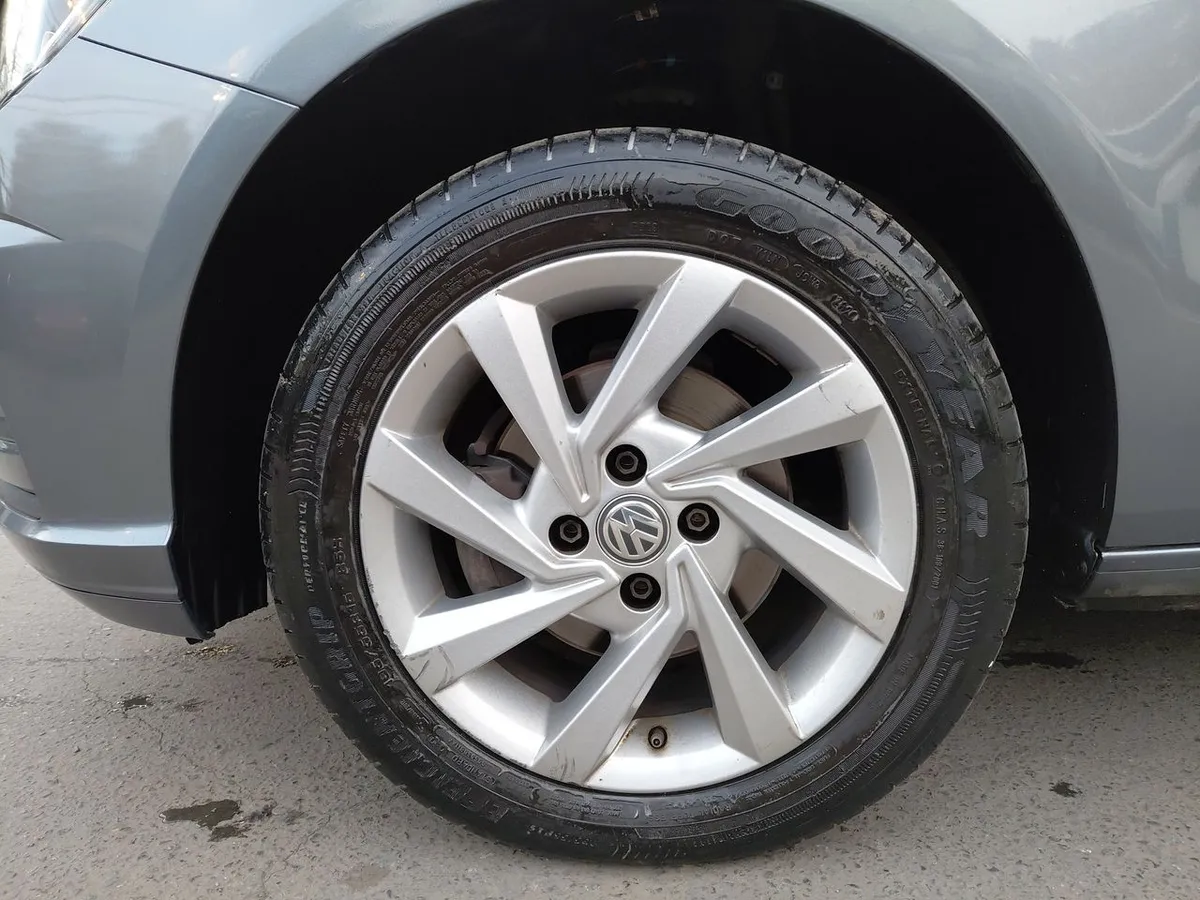 Volkswagen Voyage Nuevo 1.6 Highline Mt 4p año 2021