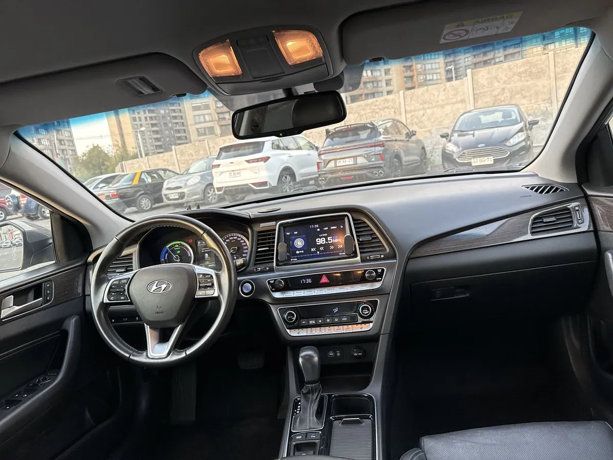 Hyundai Sonata 2.0 Hybrid Lf Hev Value 4x2 At 4p año 2021