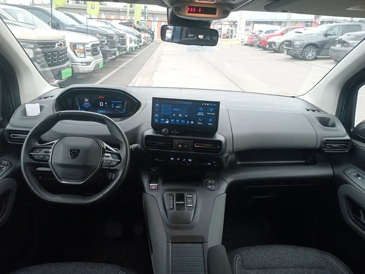Peugeot Rifter 1.5 Allure Bluehdi Diesel 130hp 4x2 Eat8 5p año 2025