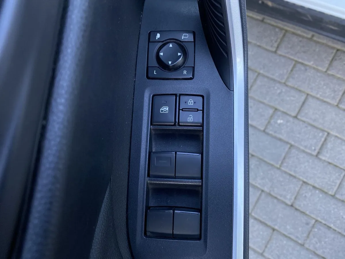 Toyota Rav 4 2.0 Le 4x2 Cvt At 5p año 2022