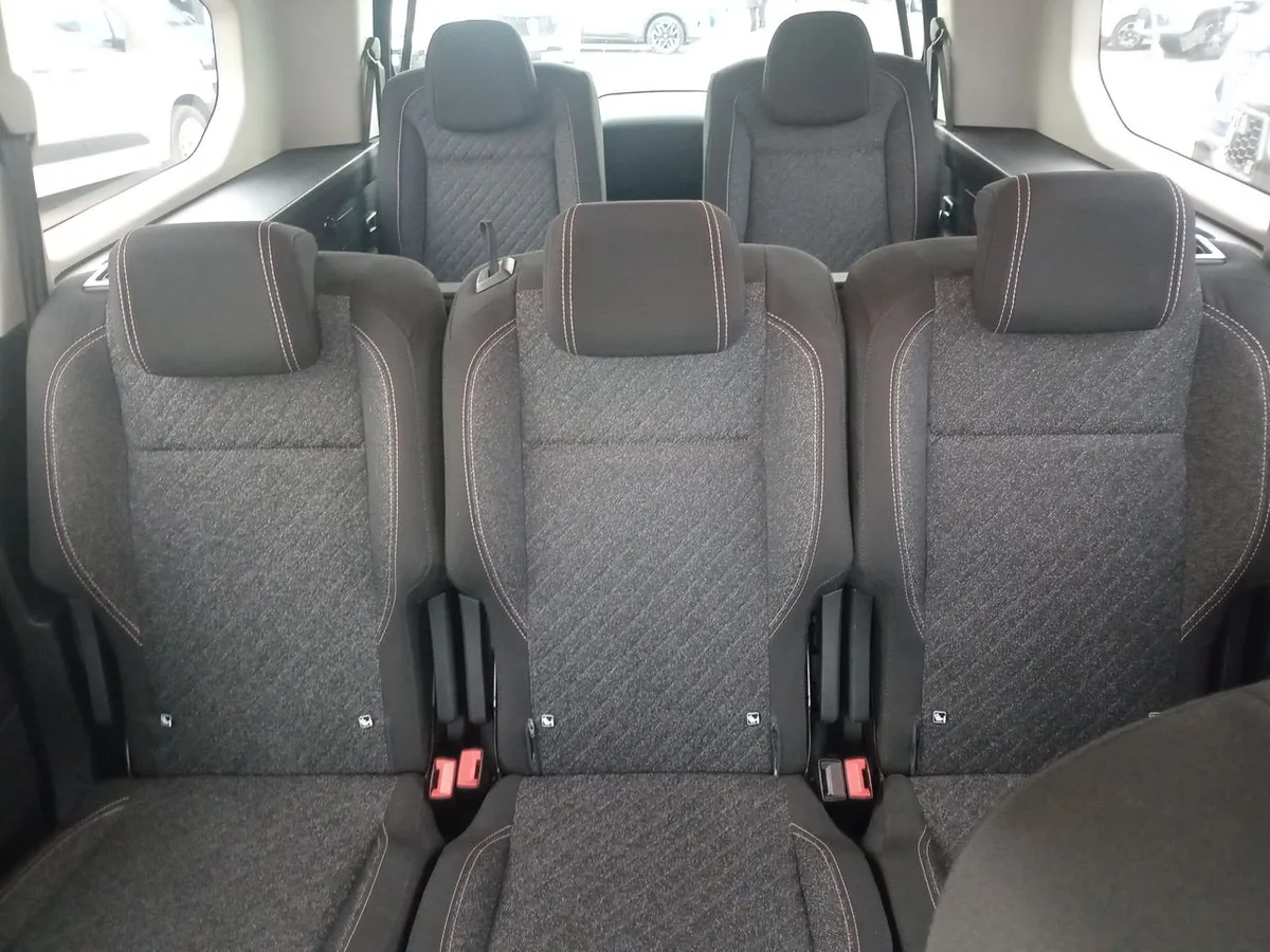 Peugeot Rifter 1.5 Allure Bluehdi Diesel 130hp 4x2 Eat8 5p año 2025