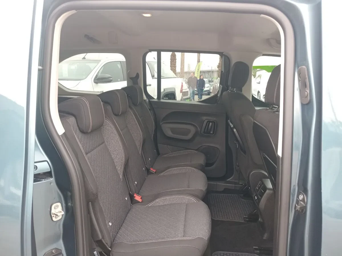 Peugeot Rifter 1.5 Allure Bluehdi Diesel 130hp 4x2 Eat8 5p año 2025