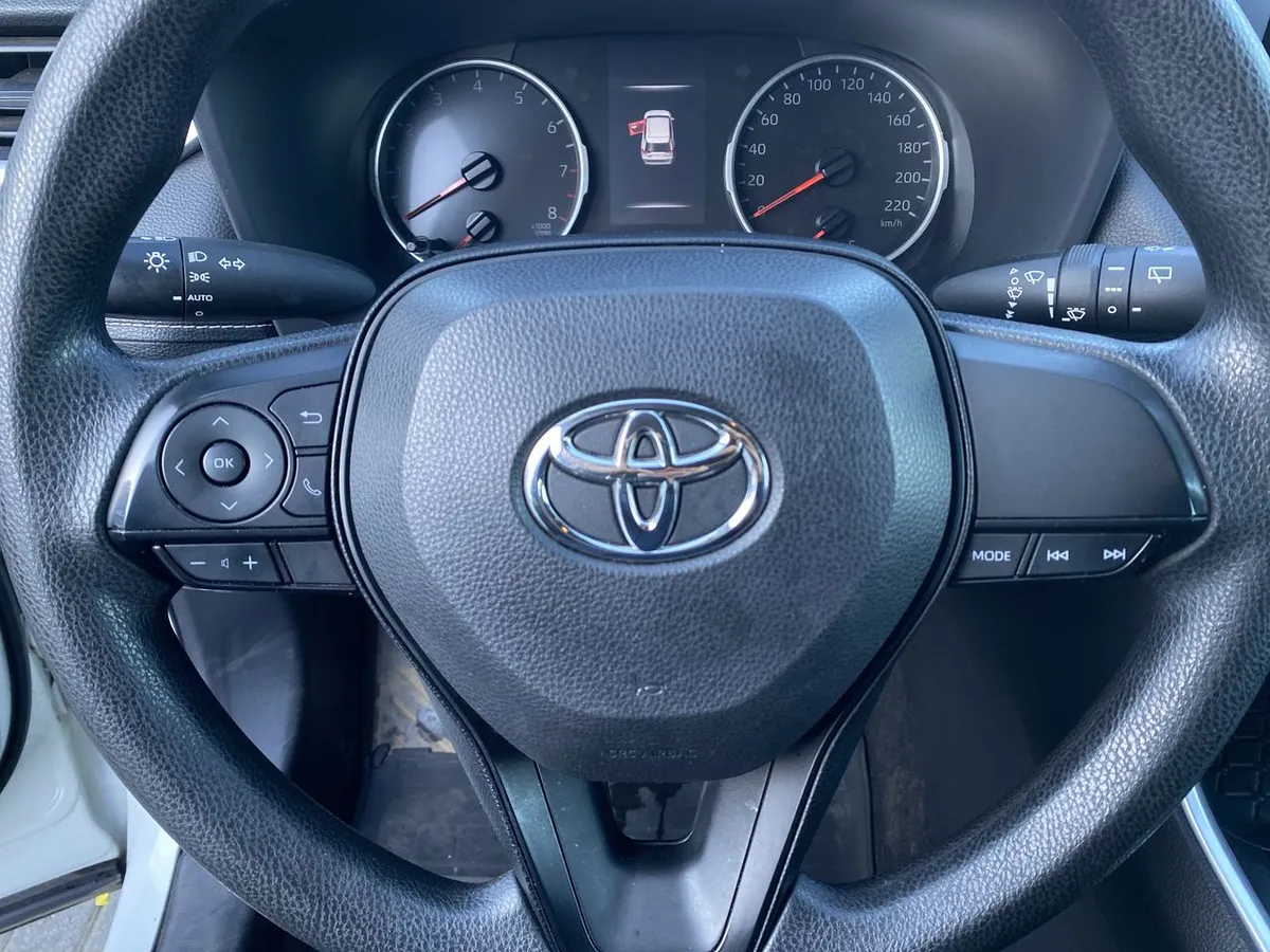 Toyota Rav 4 2.0 Le 4x2 Cvt At 5p año 2022