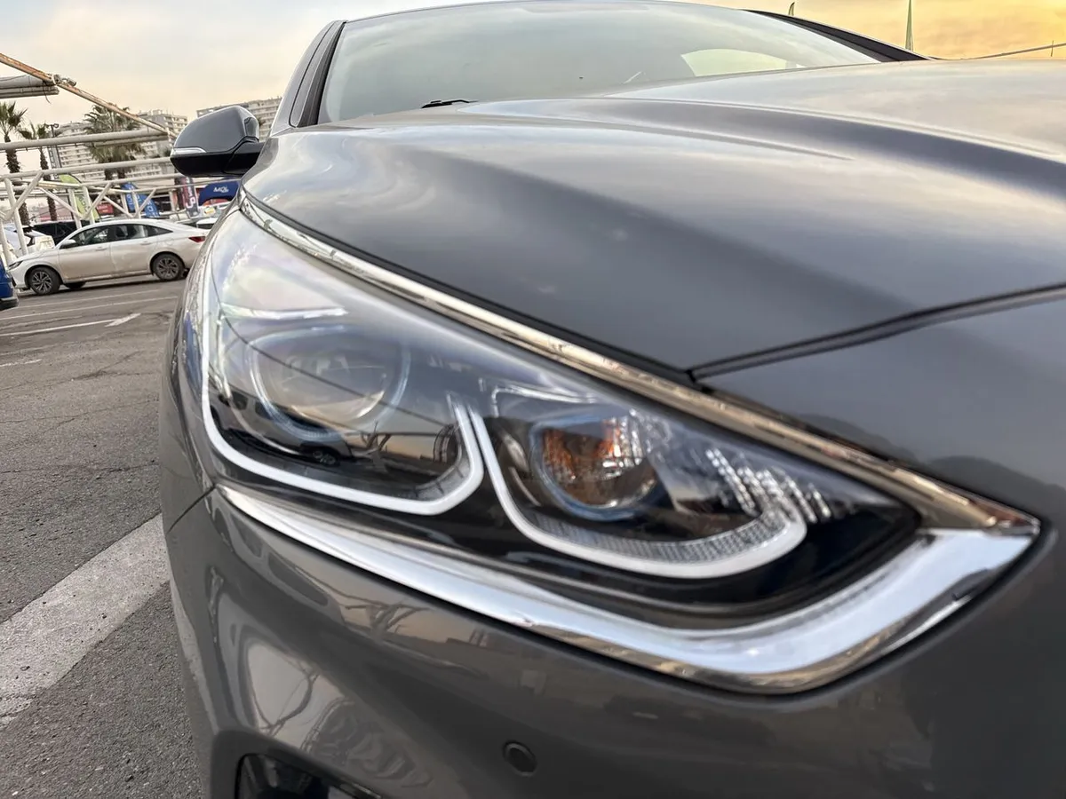 Hyundai Sonata 2.0 Hybrid Lf Hev Value 4x2 At 4p año 2021