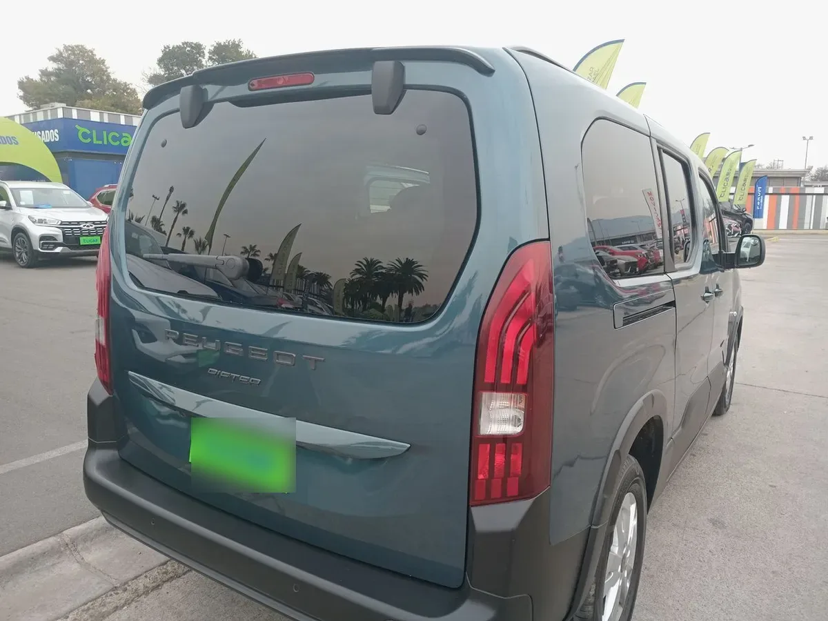 Peugeot Rifter 1.5 Allure Bluehdi Diesel 130hp 4x2 Eat8 5p año 2025