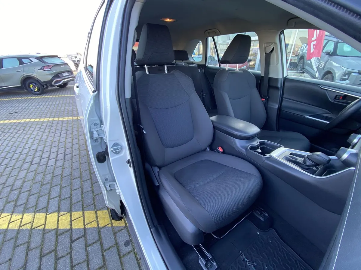 Toyota Rav 4 2.0 Le 4x2 Cvt At 5p año 2022