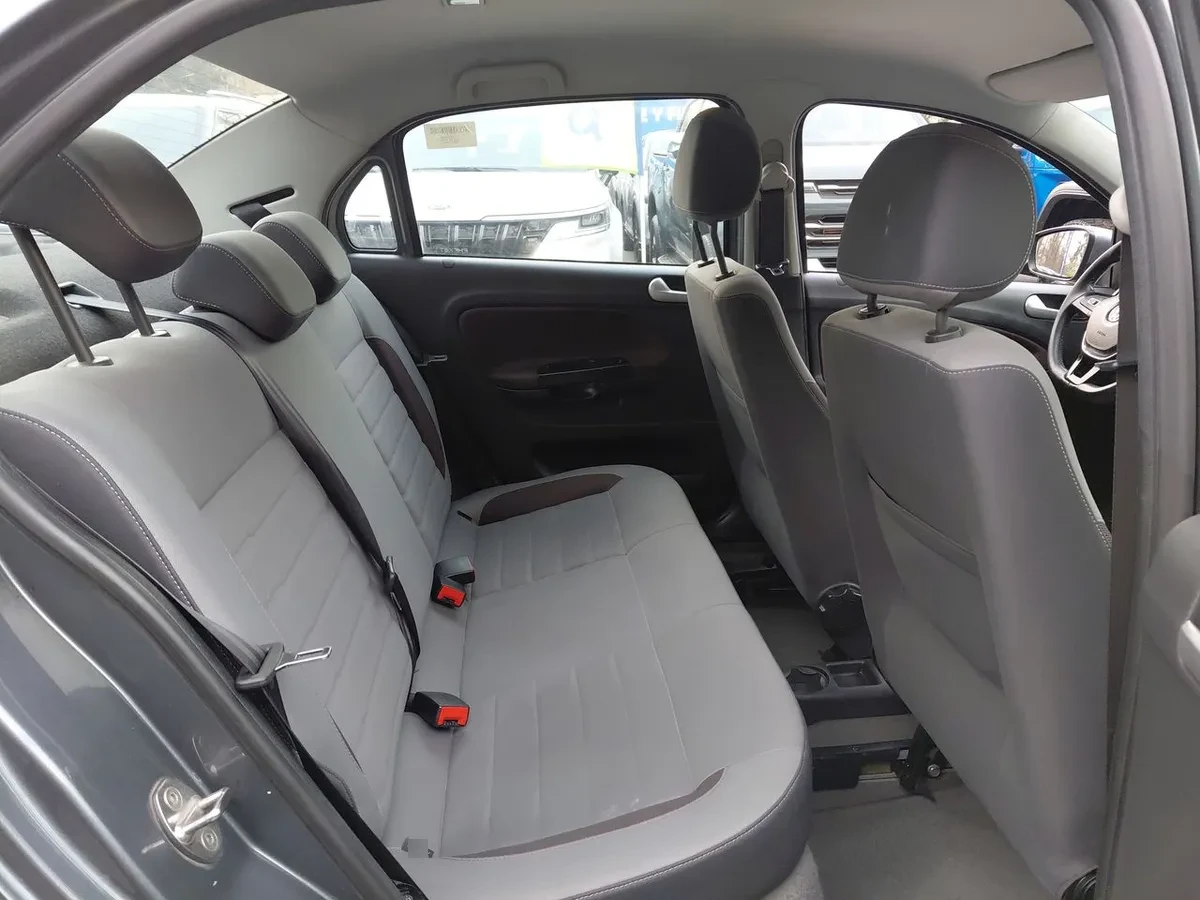 Volkswagen Voyage Nuevo 1.6 Highline Mt 4p año 2021