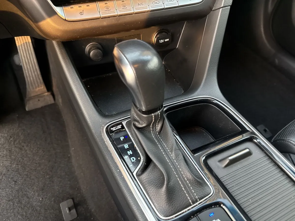 Hyundai Sonata 2.0 Hybrid Lf Hev Value 4x2 At 4p año 2021
