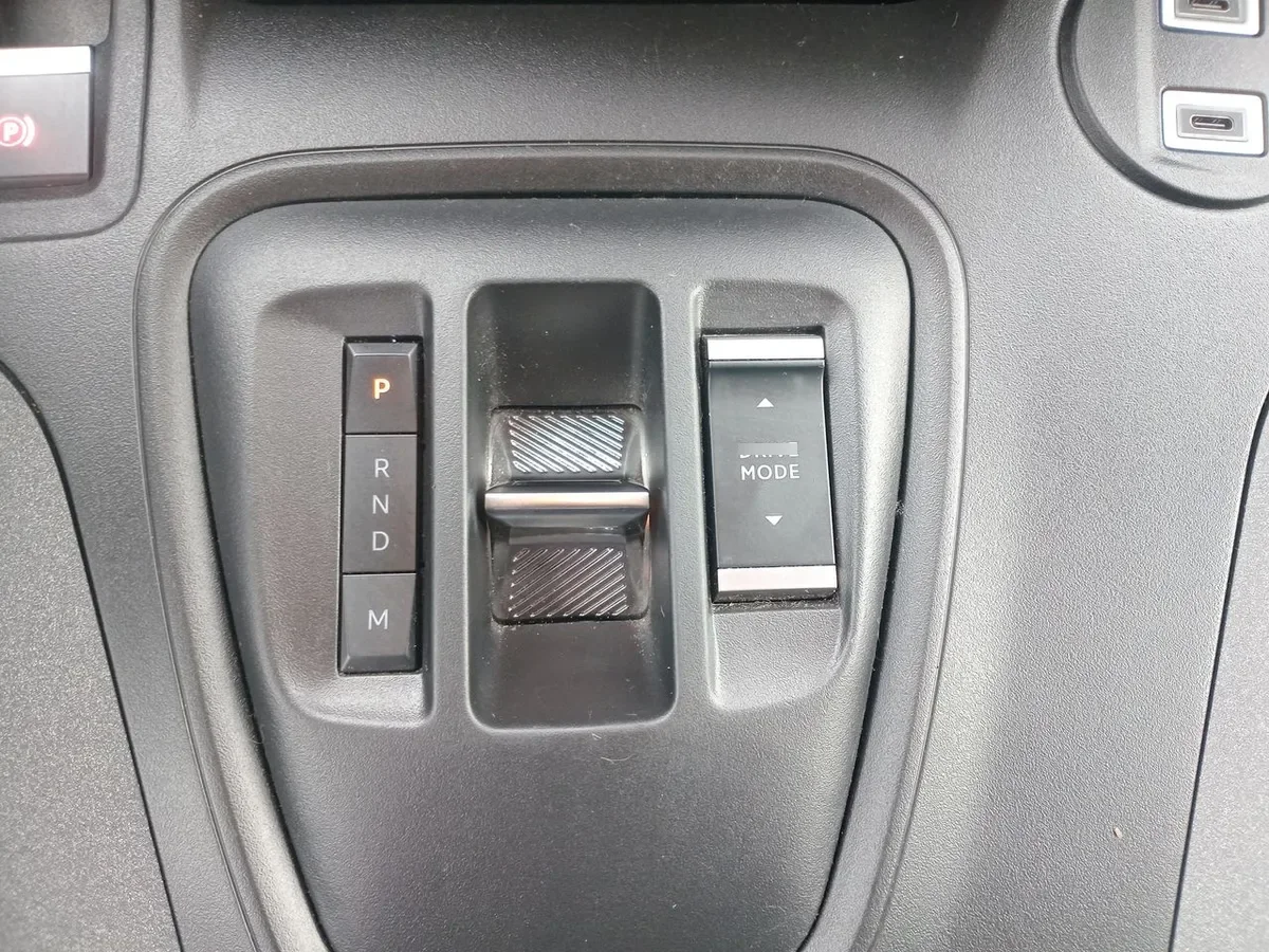 Peugeot Rifter 1.5 Allure Bluehdi Diesel 130hp 4x2 Eat8 5p año 2025