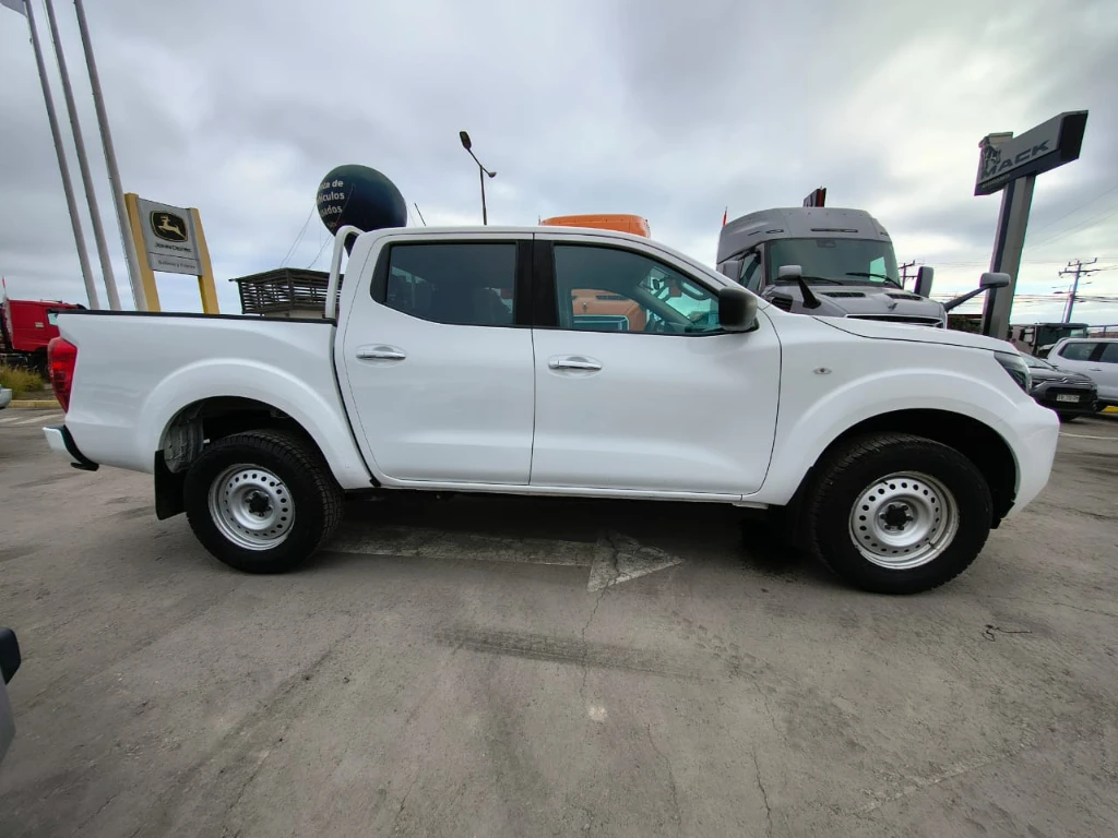 Nissan Navara Dc 4x2 2.3tdi Se año 2023