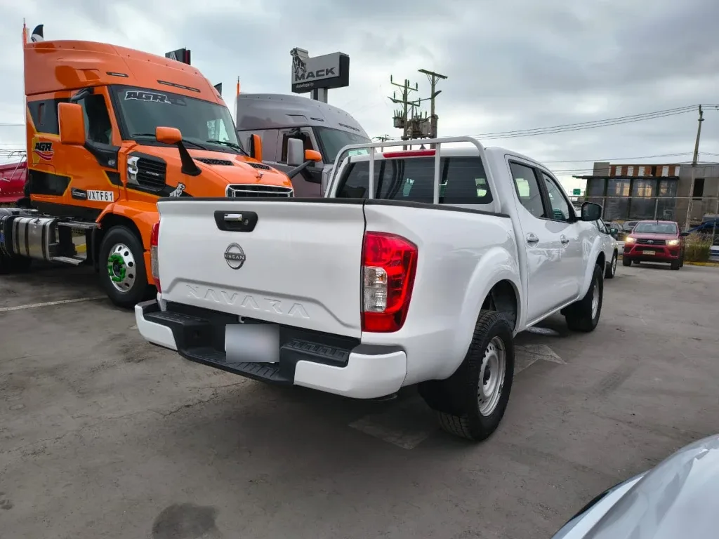 Nissan Navara Dc 4x2 2.3tdi Se año 2023