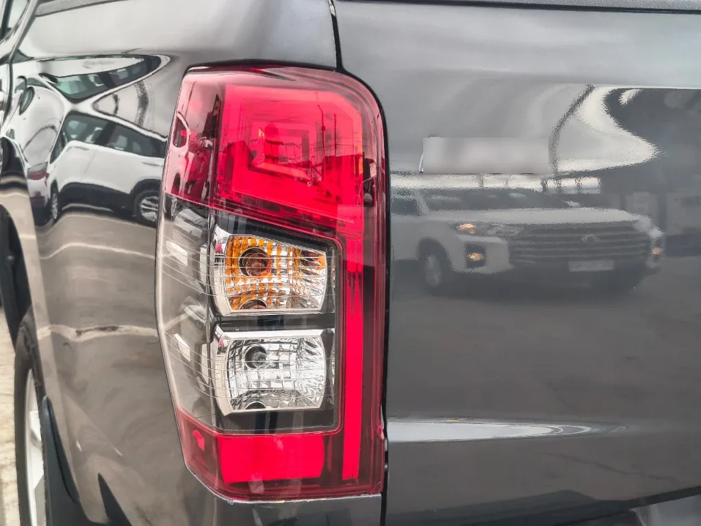 Mitsubishi L200 Katana D/c 2.4 Td Mt Cr 4x2 año 2023