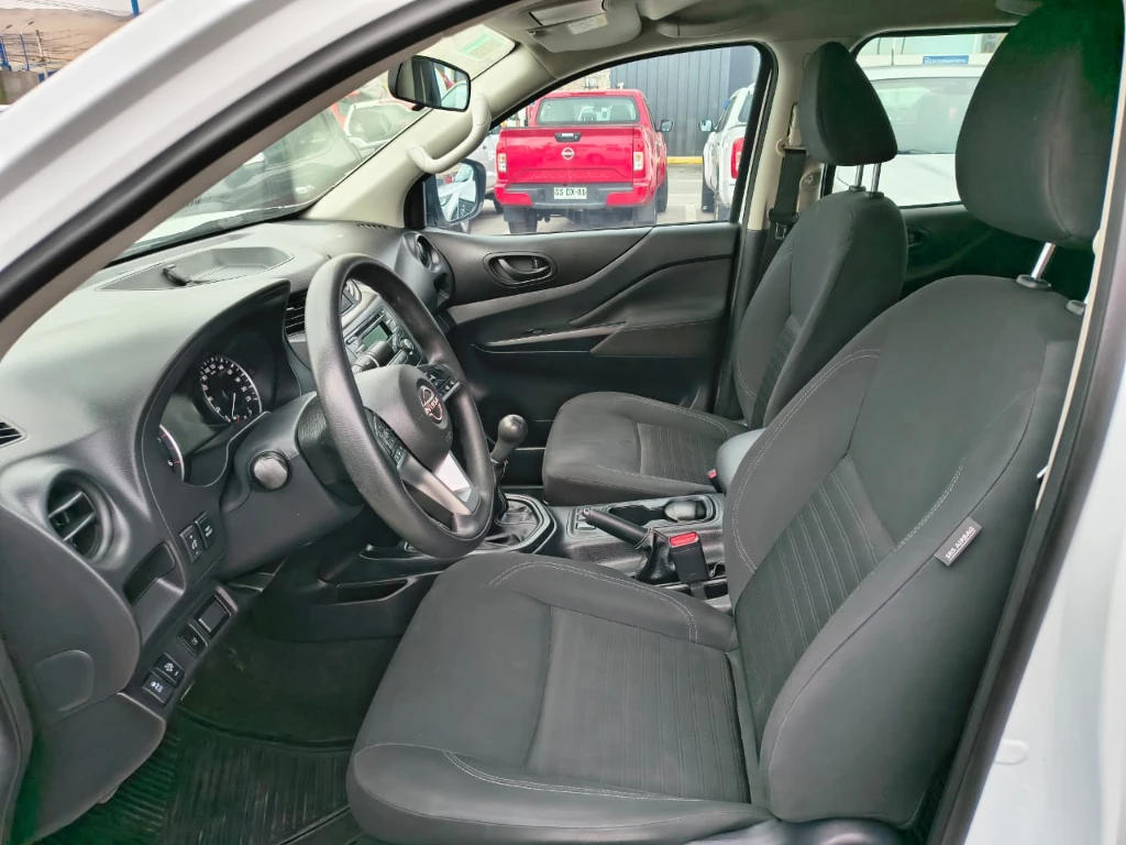 Nissan Navara Dc 4x2 2.3tdi Se año 2023